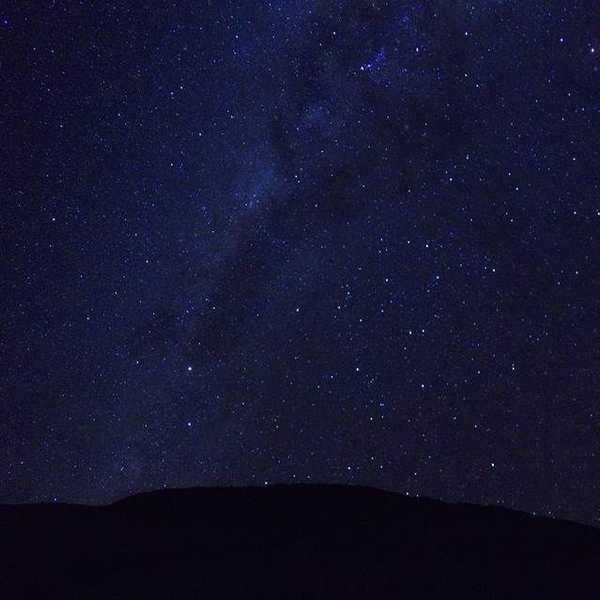 星空／この無数の星と天の川を見るのが今回の目的のひとつ。時間の経つのも忘れてずっと見ていました。