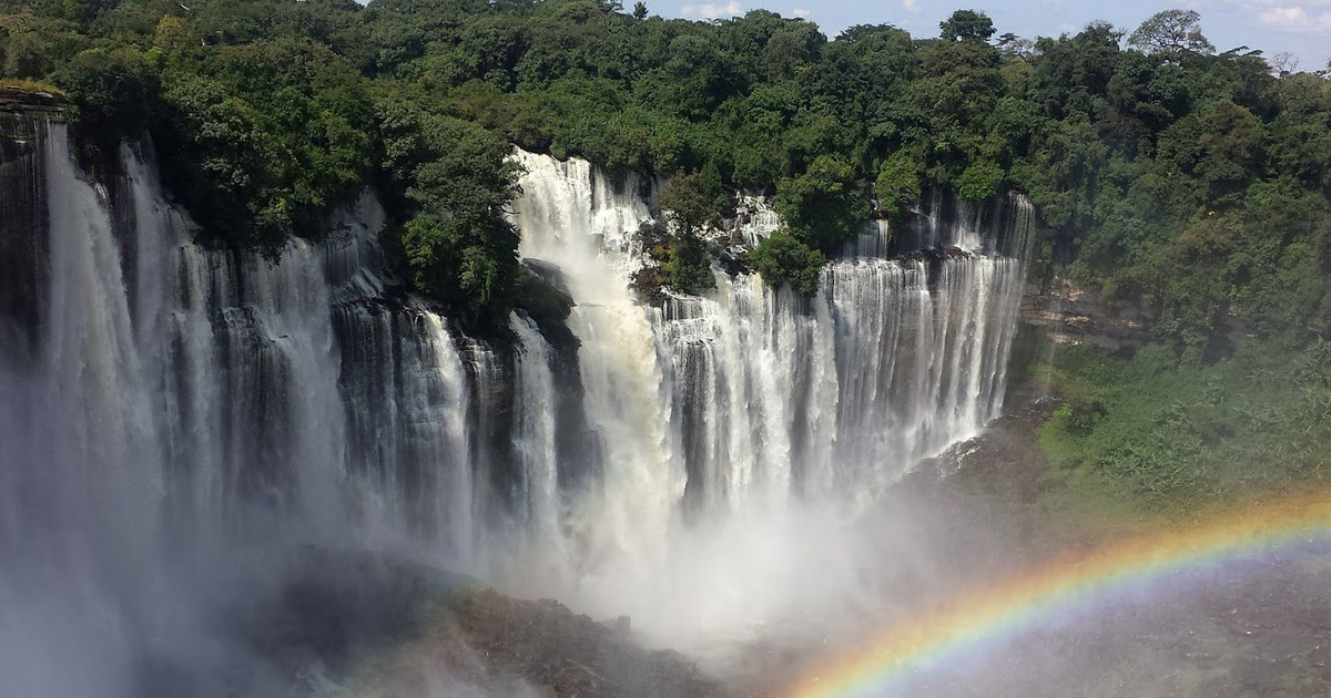 アンゴラの旅行情報 アフリカ旅行の道祖神