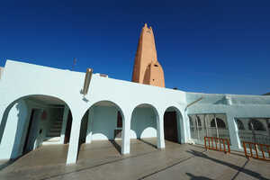 礼拝の呼びかけを町中に響かせるため、最も高い場所に位置しているモスクとミナレット