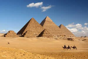 エジプト最大のランドマーク、ギザの3大ピラミッド