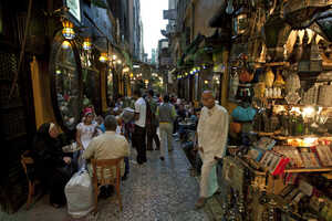 カフェや商店、土産物屋が立ち並ぶ、カイロ旧市街