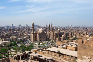 古と現代が同居する、人口約1000万人のアラブ圏最大の都市カイロ