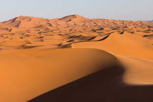 モロッコ南東部、アルジェリア国境近くに位置する砂丘地帯、メルズーガ