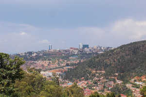 大きく発展を遂げている首都キガリ