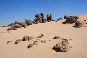 風化しかけの、変わった形をした砂岩