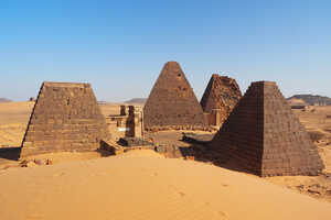 ピラミッドが林立するクシュ王国メロエ期のネクロポリス