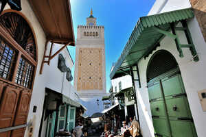 首都チュニスの旧市街、ランドマークとなるグラン・モスクのミナレット