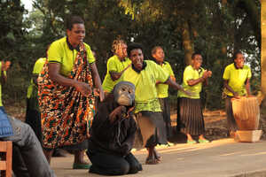 地元の方々によるウェルカムダンス
