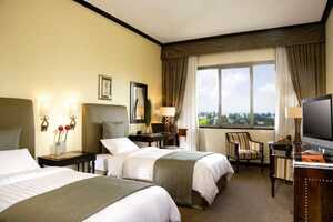 セレナ・ホテルの画像