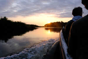ロアンゴ国立公園ではボートサファリが主となります
