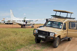 マサイ・マラまでは軽飛行機で空の旅。
