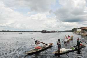 舟は欠かせない移動手段