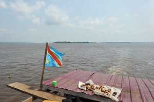 後半は海のように広大に。ウバンギ川との合流点