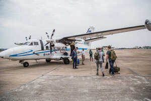 オザラ・コクア国立公園へは軽飛行機で移動します