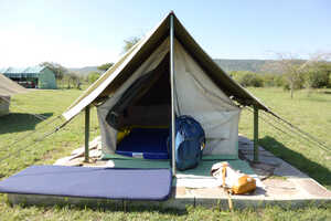 十分な広さのあるマサイマラの常設テント