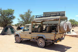 セミオープンタイプのサファリカーを利用します