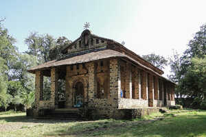 エチオピア伝統の教会建築を知ることができる、17世紀建立のデブレ・ブレハン・セラシー教会