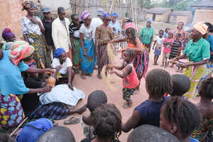 コートジボワール・ギニア 原色の西アフリカにふれて・みて・感じる、文化体験と食道楽の旅 14日間の画像