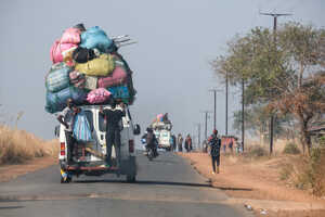 車窓風景もワクワクする西アフリカの旅