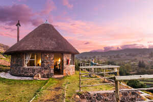 伝統的なロンダベルを模したコテージ