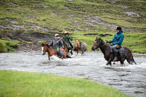 渡渉箇所も複数あり。馬の力強さの見せ所
