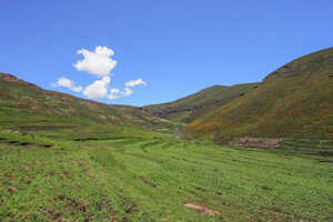 年間300日以上が晴天というレソトらしい、抜けるような青空