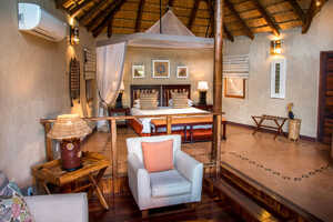 過度な豪華さはなく、シンプルで清潔、快適なロッジのお部屋