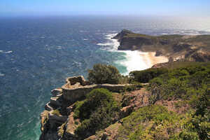 遊歩道を歩き、インド洋と大西洋の分岐点を望めます