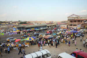アシャンティの古都クマシのケジェティア市場