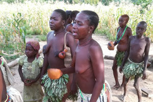 アニミズムを信仰するナムジの人々