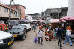 活気あるモンブエ市場