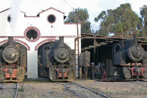 アスマラ駅の機関車格納庫
