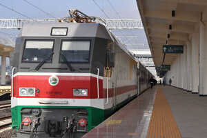 プラットホームも綺麗に整備されています